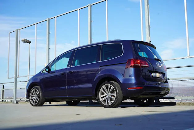 VW SHARAN 2.0 TDI BMT HIGHLINE SPORT 4MOTION DSG l 184 PS