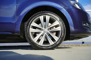 VW SHARAN 2.0 TDI BMT HIGHLINE SPORT 4MOTION DSG l 184 PS