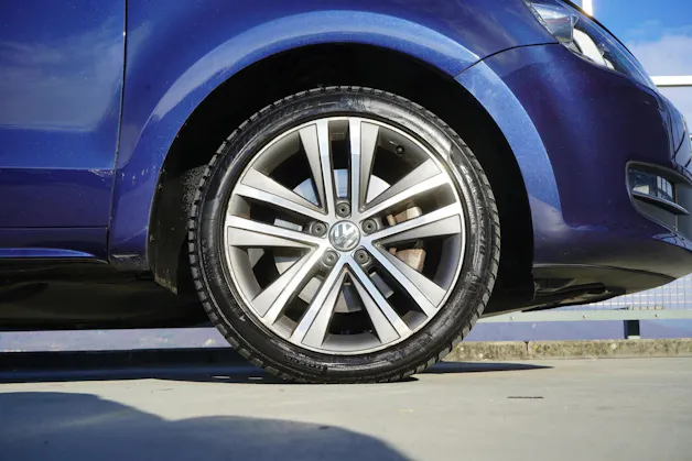 VW SHARAN 2.0 TDI BMT HIGHLINE SPORT 4MOTION DSG l 184 PS