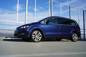 VW SHARAN 2.0 TDI BMT HIGHLINE SPORT 4MOTION DSG l 184 PS