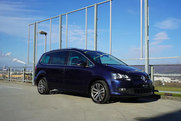VW SHARAN 2.0 TDI BMT HIGHLINE SPORT 4MOTION DSG l 184 PS
