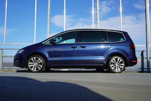 VW SHARAN 2.0 TDI BMT HIGHLINE SPORT 4MOTION DSG l 184 PS