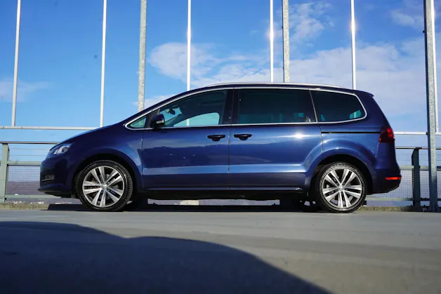 VW SHARAN 2.0 TDI BMT HIGHLINE SPORT 4MOTION DSG l 184 PS