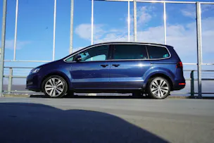 VW SHARAN 2.0 TDI BMT HIGHLINE SPORT 4MOTION DSG l 184 PS