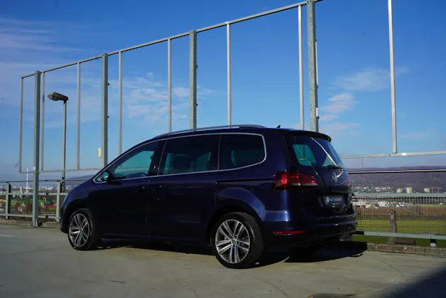 VW SHARAN 2.0 TDI BMT HIGHLINE SPORT 4MOTION DSG l 184 PS