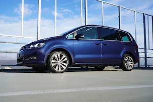 VW SHARAN 2.0 TDI BMT HIGHLINE SPORT 4MOTION DSG l 184 PS