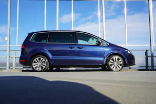 VW SHARAN 2.0 TDI BMT HIGHLINE SPORT 4MOTION DSG l 184 PS