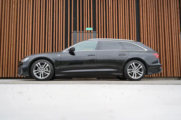 AUDI A6 AVANT 45 TDI S-LINE SPORT QUATTRO TIPTRONIC l 245 PS