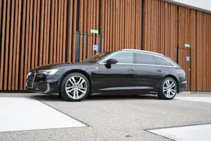 AUDI A6 AVANT 45 TDI S-LINE SPORT QUATTRO TIPTRONIC l 245 PS
