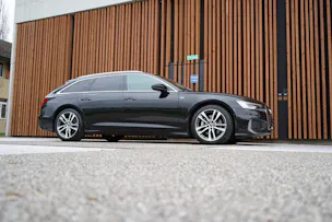 AUDI A6 AVANT 45 TDI S-LINE SPORT QUATTRO TIPTRONIC l 245 PS