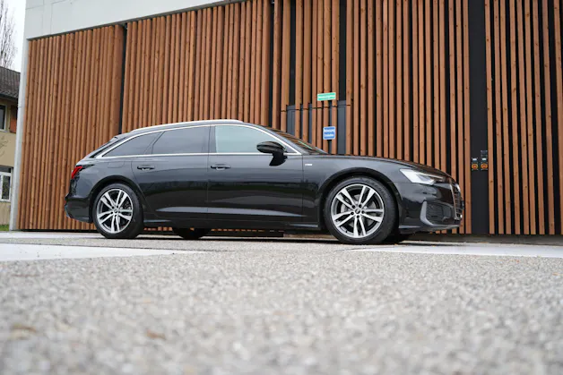 AUDI A6 AVANT 45 TDI S-LINE SPORT QUATTRO TIPTRONIC l 245 PS