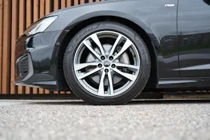 AUDI A6 AVANT 45 TDI S-LINE SPORT QUATTRO TIPTRONIC l 245 PS