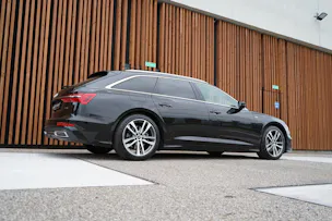 AUDI A6 AVANT 45 TDI S-LINE SPORT QUATTRO TIPTRONIC l 245 PS