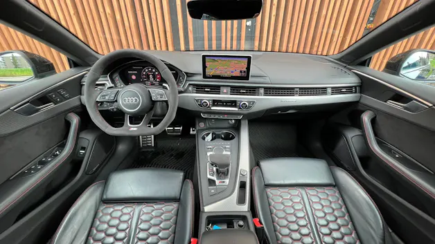 AUDI RS5 SPORTBACK 2.9 TFSI QUATTRO TIPTRONIC BLACK l 450 PS