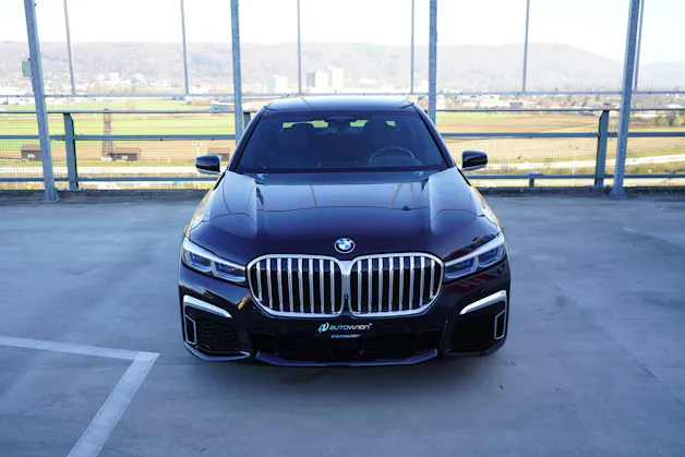 BMW 730d xDRIVE STEPTRONIC M SPORT BLACK l 265 PS