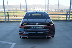 BMW 730d xDRIVE STEPTRONIC M SPORT BLACK l 265 PS
