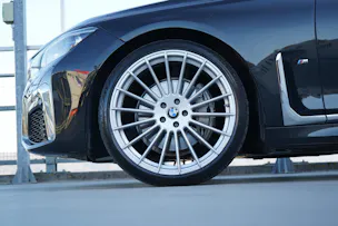 BMW 730d xDRIVE STEPTRONIC M SPORT BLACK l 265 PS