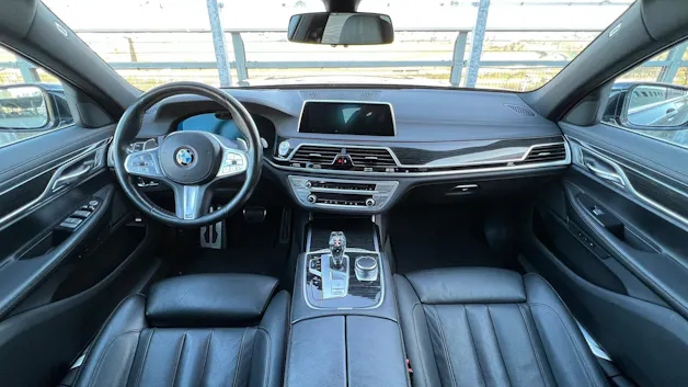 BMW 730d xDRIVE STEPTRONIC M SPORT BLACK l 265 PS