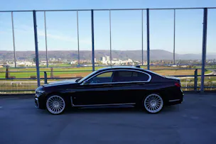 BMW 730d xDRIVE STEPTRONIC M SPORT BLACK l 265 PS