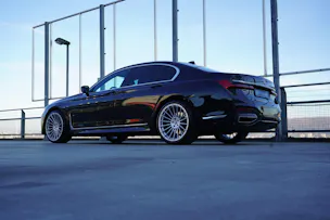 BMW 730d xDRIVE STEPTRONIC M SPORT BLACK l 265 PS