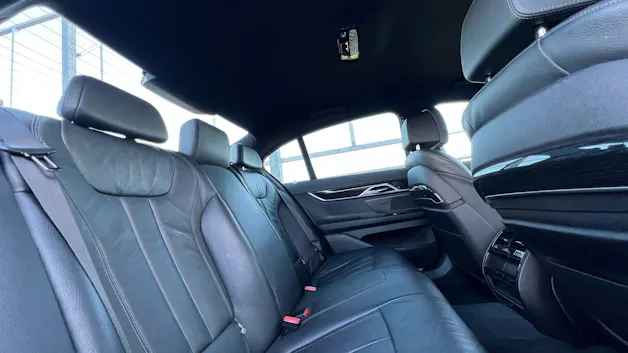BMW 730d xDRIVE STEPTRONIC M SPORT BLACK l 265 PS