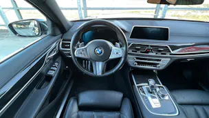 BMW 730d xDRIVE STEPTRONIC M SPORT BLACK l 265 PS