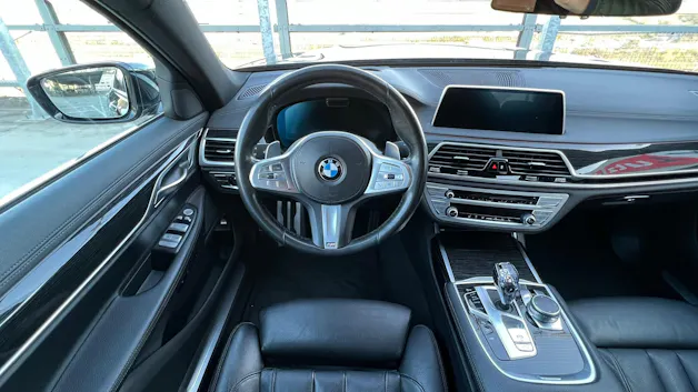 BMW 730d xDRIVE STEPTRONIC M SPORT BLACK l 265 PS