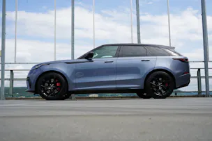 Land Rover RANGE ROVER VELAR SV AUTOBIOGRAPHY DYNAMIC EDITION BLACK AUTOMATIC l 550 PS