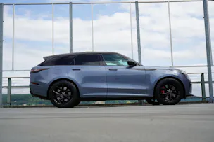 Land Rover RANGE ROVER VELAR SV AUTOBIOGRAPHY DYNAMIC EDITION BLACK AUTOMATIC l 550 PS