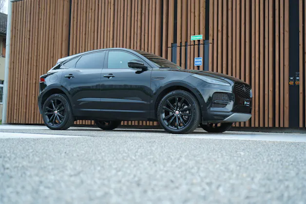 Jaguar E-PACE 2.0d D165 R-DYNAMIK AWD BLACK l 163 PS