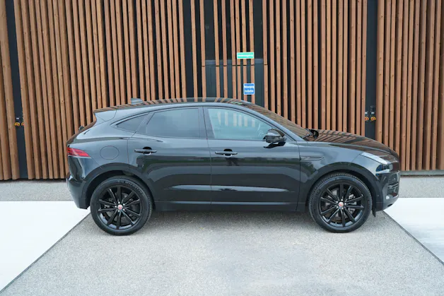 Jaguar E-PACE 2.0d D165 R-DYNAMIK AWD BLACK l 163 PS