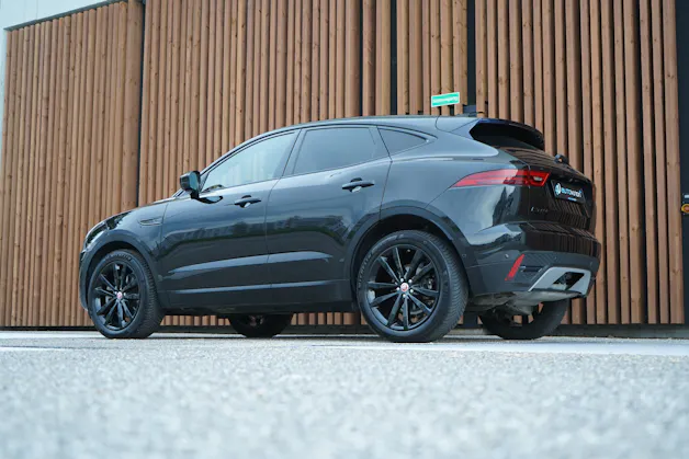 Jaguar E-PACE 2.0d D165 R-DYNAMIK AWD BLACK l 163 PS