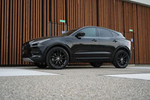 Jaguar E-PACE 2.0d D165 R-DYNAMIK AWD BLACK l 163 PS