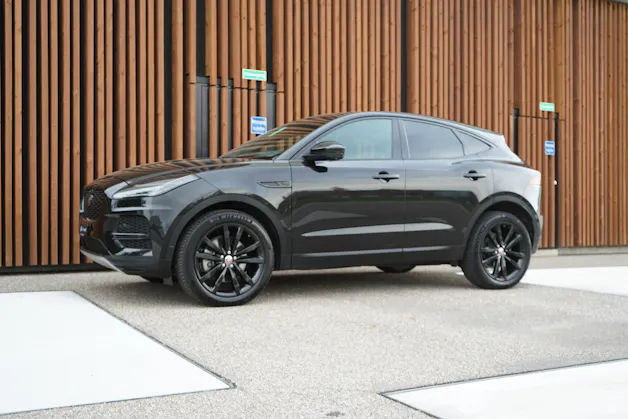 Jaguar E-PACE 2.0d D165 R-DYNAMIK AWD BLACK l 163 PS