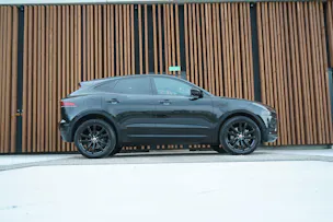 Jaguar E-PACE 2.0d D165 R-DYNAMIK AWD BLACK l 163 PS