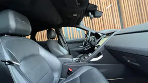 Jaguar E-PACE 2.0d D165 R-DYNAMIK AWD BLACK l 163 PS