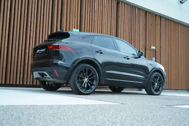 Jaguar E-PACE 2.0d D165 R-DYNAMIK AWD BLACK l 163 PS