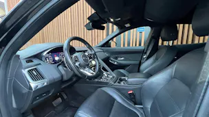 Jaguar E-PACE 2.0d D165 R-DYNAMIK AWD BLACK l 163 PS