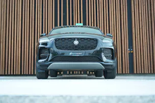 Jaguar E-PACE 2.0d D165 R-DYNAMIK AWD BLACK l 163 PS