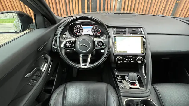 Jaguar E-PACE 2.0d D165 R-DYNAMIK AWD BLACK l 163 PS