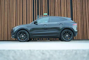 Jaguar E-PACE 2.0d D165 R-DYNAMIK AWD BLACK l 163 PS