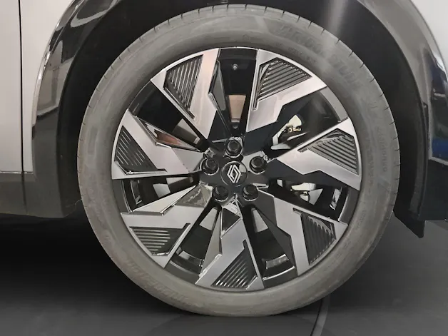 RENAULT Rafale 1.2 E-Tech Plug-in Hybrid 300 4x4 Esprit Alpine