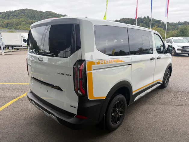 FORD Transit Custom Combi 320 L1H1 Trail Automat 4x4