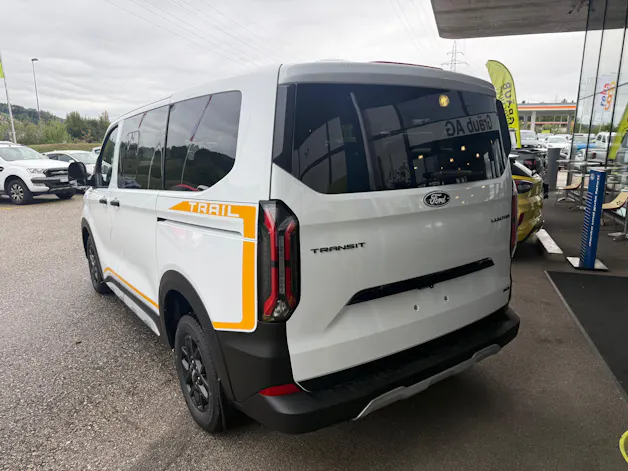 FORD Transit Custom Combi 320 L1H1 Trail Automat 4x4