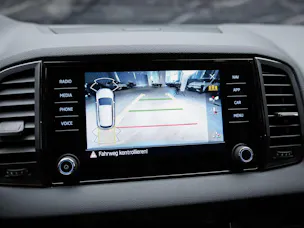 SKODA Karoq 1.5 TSI Selection DSG *Sitzheizung*Lenkradheizung*Rückfahrkamera*