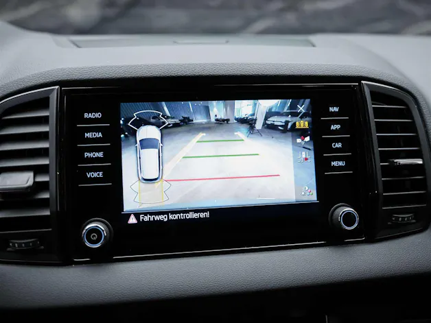 SKODA Karoq 1.5 TSI Selection DSG *Sitzheizung*Lenkradheizung*Rückfahrkamera*