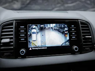 SKODA Karoq 1.5 TSI Selection DSG *Sitzheizung*Lenkradheizung*Rückfahrkamera*