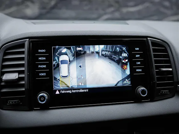 SKODA Karoq 1.5 TSI Selection DSG *Sitzheizung*Lenkradheizung*Rückfahrkamera*