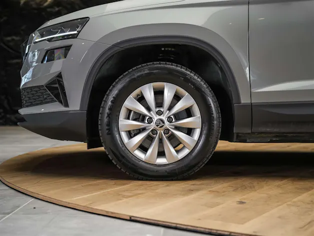 SKODA Karoq 1.5 TSI Selection DSG *Sitzheizung*Lenkradheizung*Rückfahrkamera*
