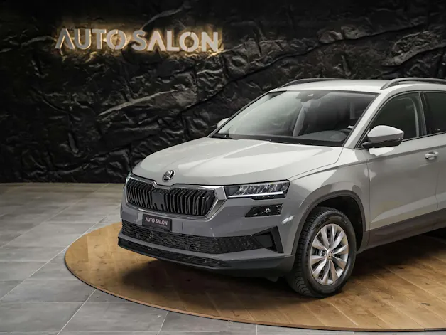 SKODA Karoq 1.5 TSI Selection DSG *Sitzheizung*Lenkradheizung*Rückfahrkamera*